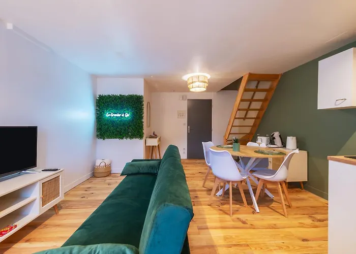 Le Grenier A Sel Centre Historique Sainte-Suzanne (Mayenne)